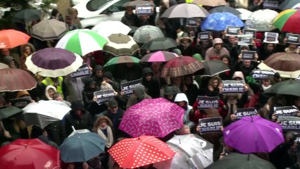 1 min 12 d'hommage des Fécampois à Charlie Hebdo