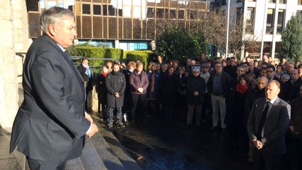 Émotion devant la préfecture de Saint-Brieuc