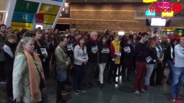 Charlie Hebdo : recueillement aux Champs Libres, à Rennes