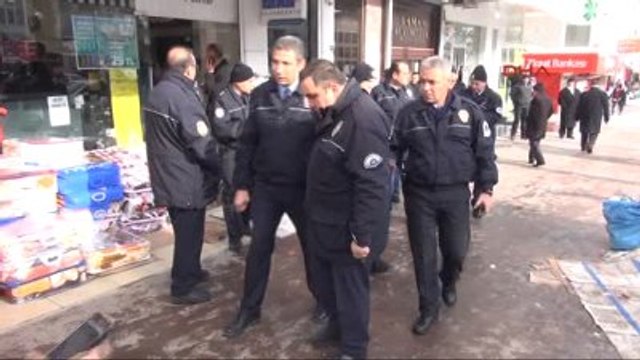 Boşanmak Üzere Olduğu Eşini Rehin Aldı