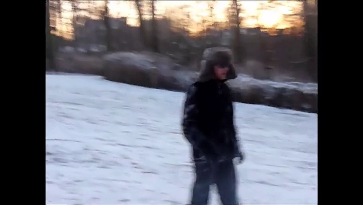 GTCPSS le tartare destrohumanoidien fait de la luge (ou descente gravitationelle de souche sur neige) dans le bois de wolvendael a uccle!!!!!!