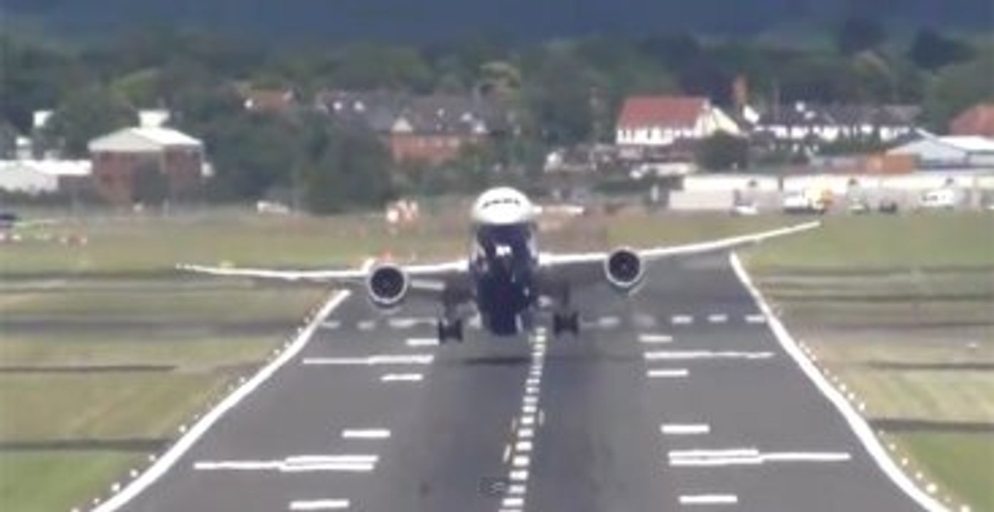 Boeing  Tipi Uçak Kullanan Pilottan İnanılmaz Kalkış