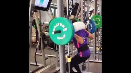 Claudio Bravo se estrena como levantador de pesas | FC Barcelona