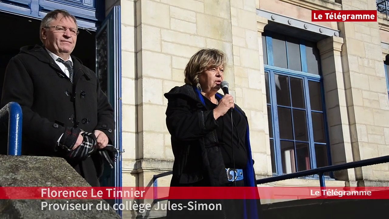 Vannes. "Je suis Charlie, tu es Charlie, nous sommes Charlie"
