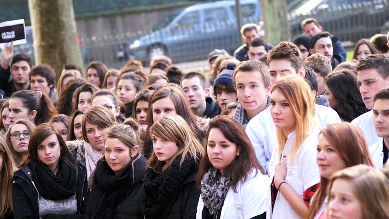 MACON-INFOS - Je suis Charlie avec les lycéens