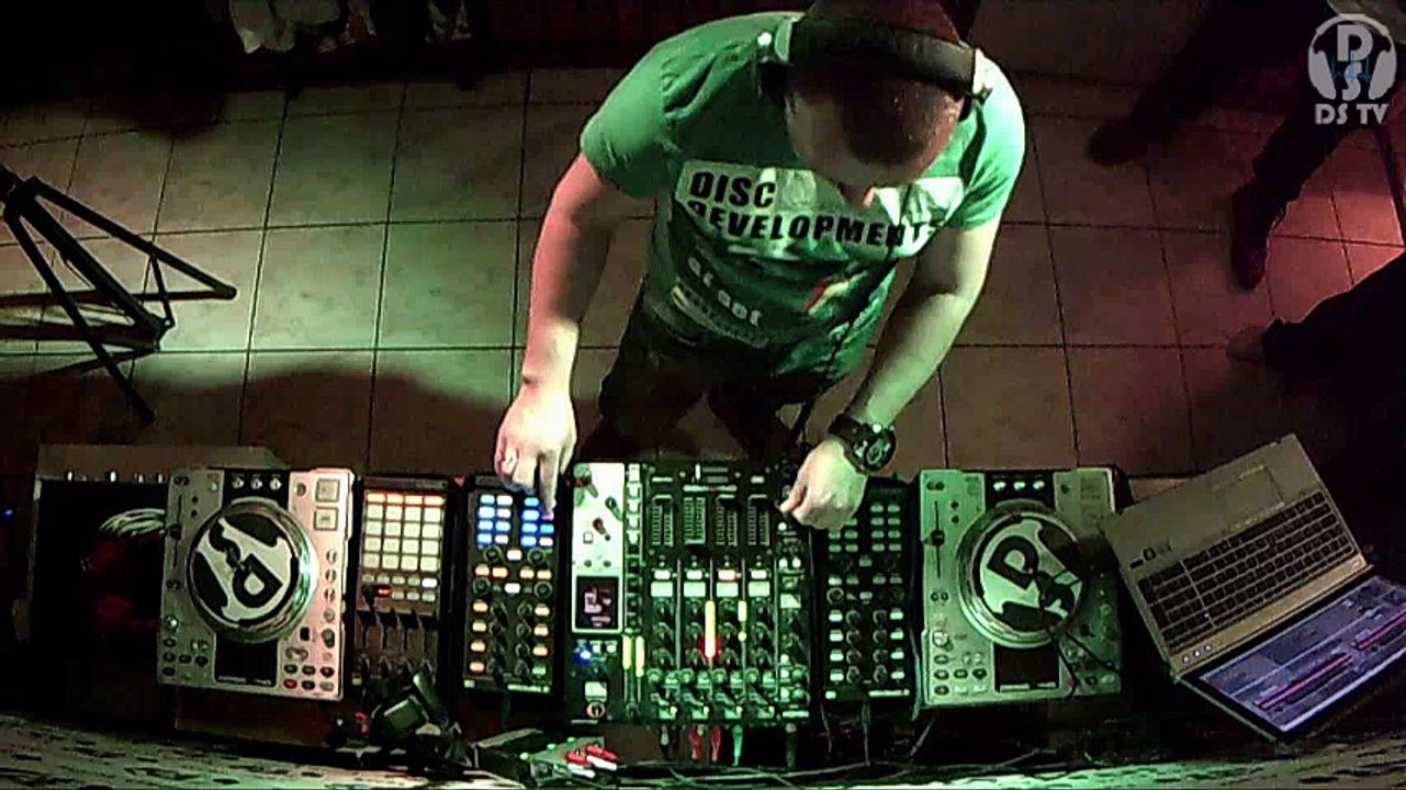 Music Revolution 014