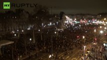 Cem mil nas ruas de Paris contra o ataque de Charlie Hebdo