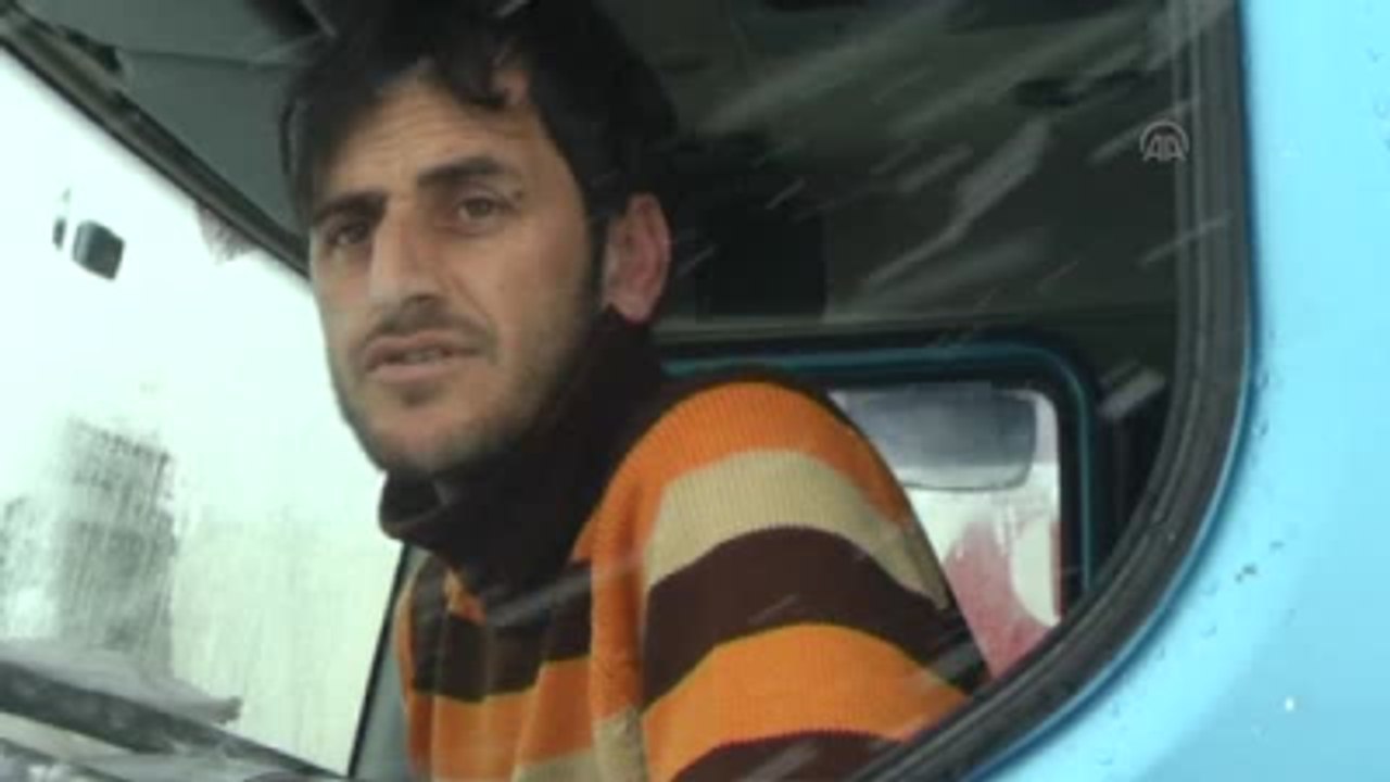 Bolu Dağı'nda Kar Yağışı Nedeniyle Onlarca Kişi Mahsur Kaldı