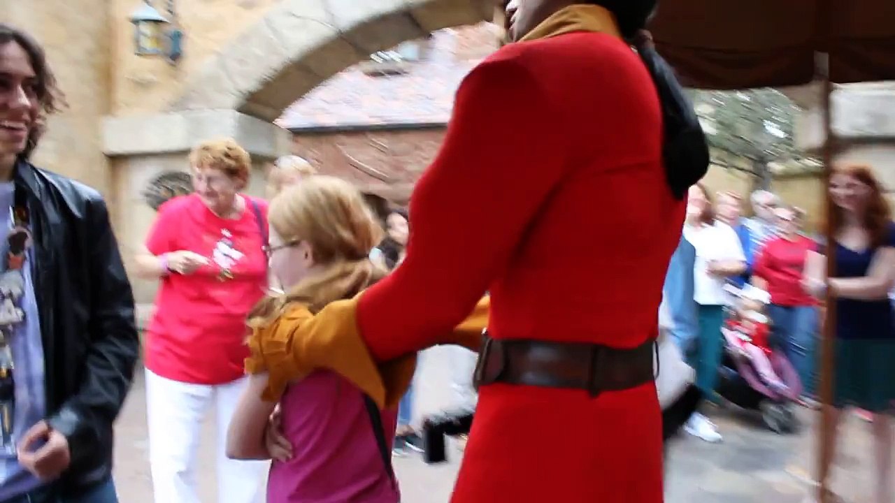 11-year-old girl beats Gaston in arm-wrestling contest at Disney World