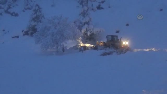 Dönüş Hazırlığı Yapan Yaylacılar Karda Mahsur Kaldı