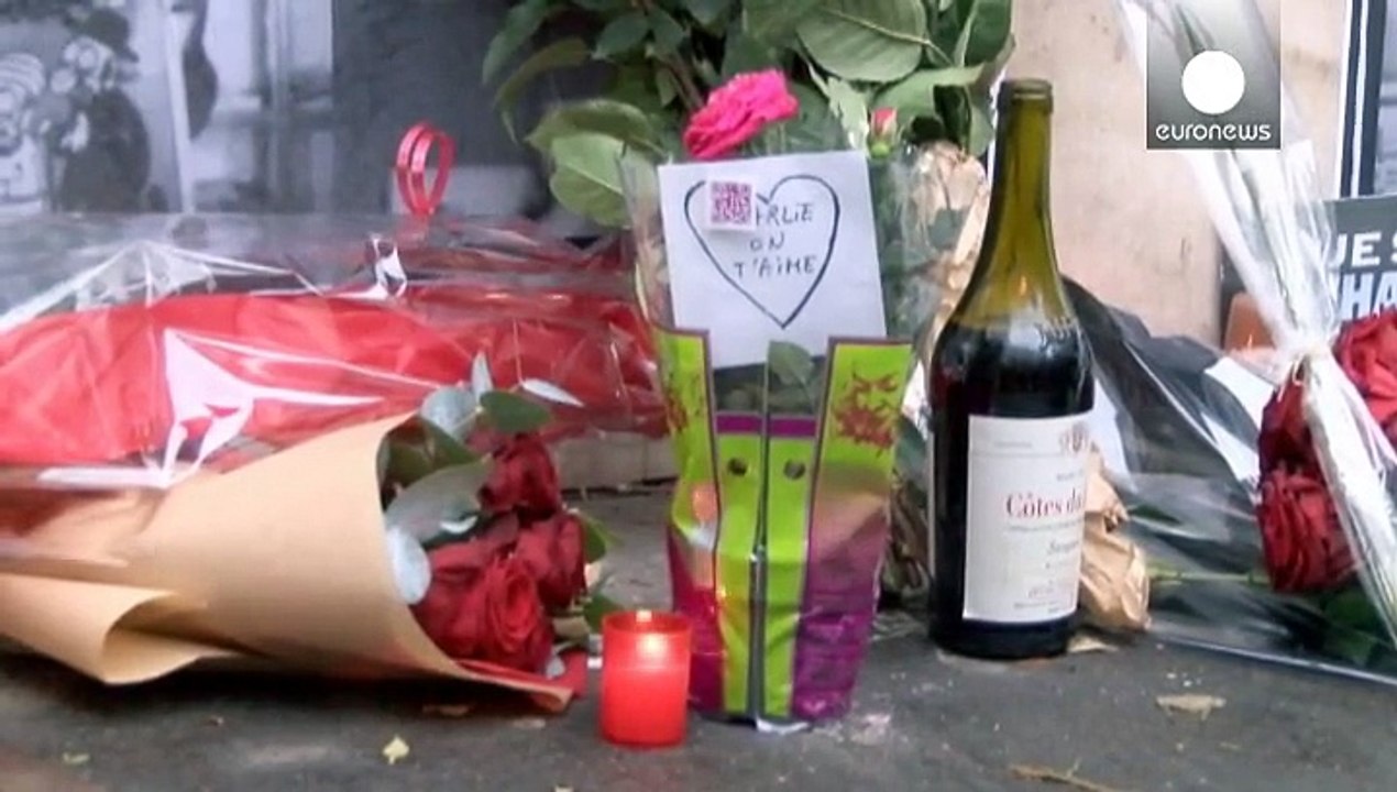 'Charlie Hebdo': Blumen und Kerzen für tote Journalisten