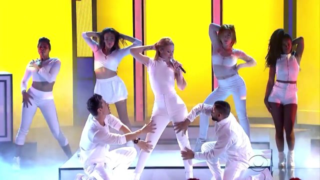 IGGY AZALEA Beg For It Live at the People's Choice Awards 07/01/2015 (HD).