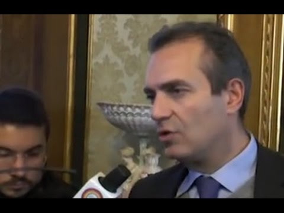 Napoli - Charlie Hebdo, De Magistris: "Colpire stampa e satira è colpire l'uomo" (08.01.15)