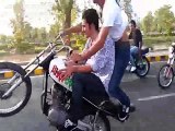 Extrem Stunt on Honda 125 by a Desi Boy