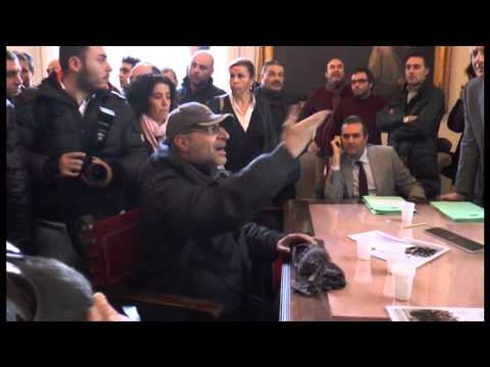 Napoli - Fine del commissioramento del teatro San Carlo (03.01.15)