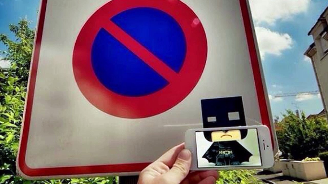 AphoenixD - Artist FRANCOIS DOURLEN Incorporates Iconic Scenes Into Real Life