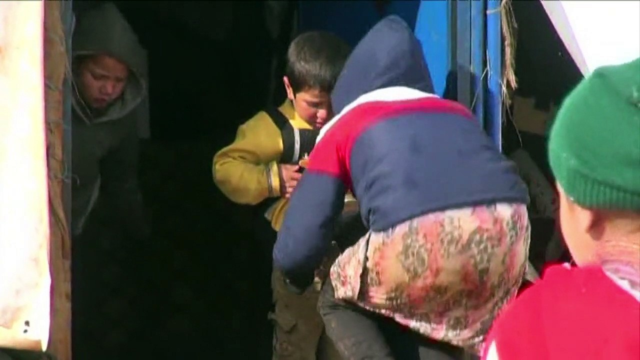 Syrian refugees struggle with snow storm in Lebanon