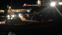 Lampedusa (AG) - La Guardia Costiera soccorre 73 migranti (08.01.15)