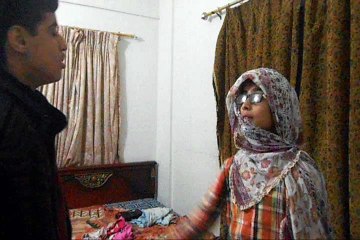 How boys pretend with his gf when father isn't in the room