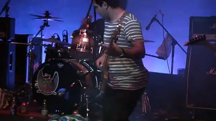 Rearviewmirror - Mamasan (Tributo a Pearl Jam)