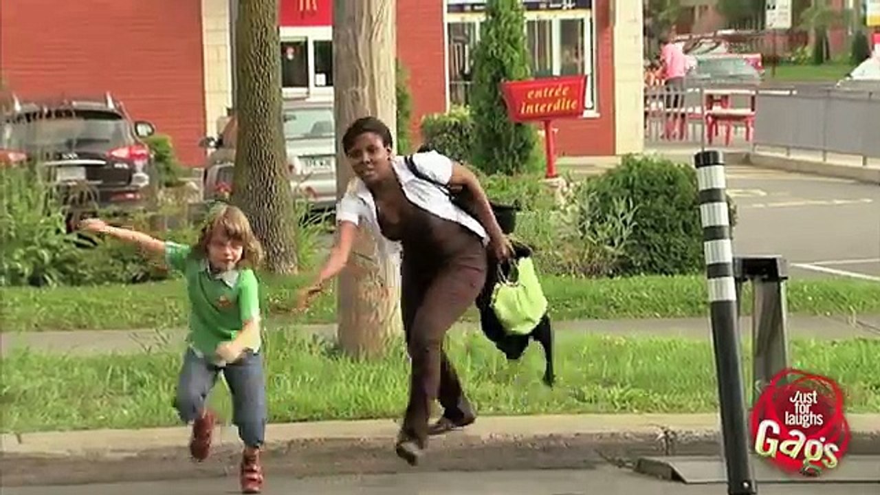 Kid Disappears In Brick Wall Prank