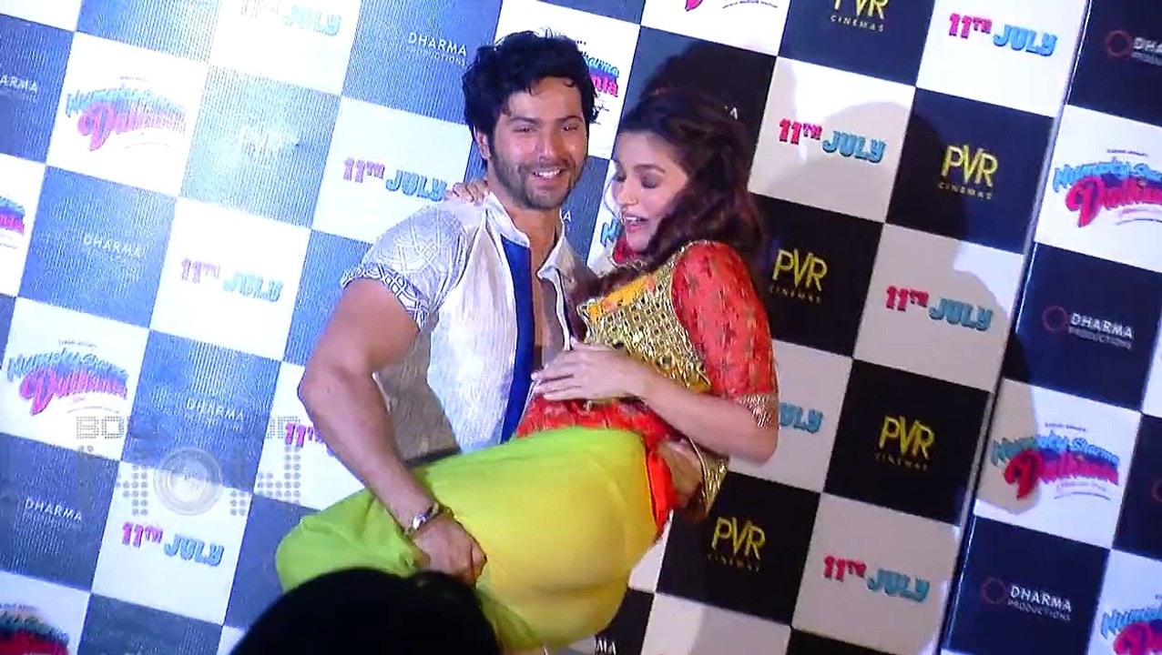 Aishwarya Rai Scared Of Wardrobe Malfunction?