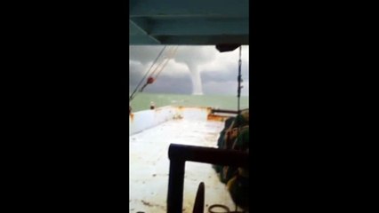 Açık denizde hortum dehşeti !