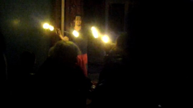 Spectacle de jonglerie de feu