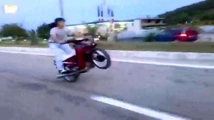 Bu da akrobat trafik canavarı