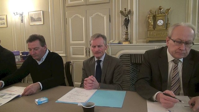 La place des Cordeliers à Auxerre, attendra