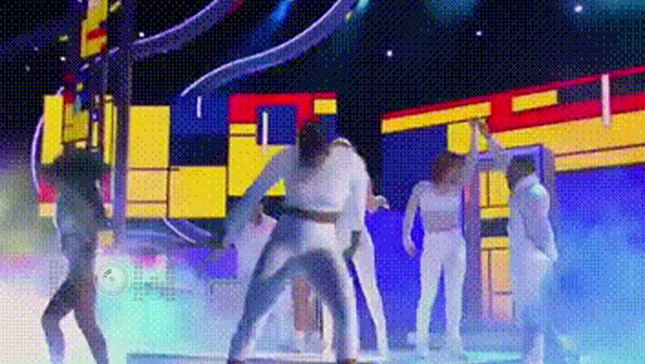 Iggy Azalea People's Choice Awards 2015 Performance | Beg For It