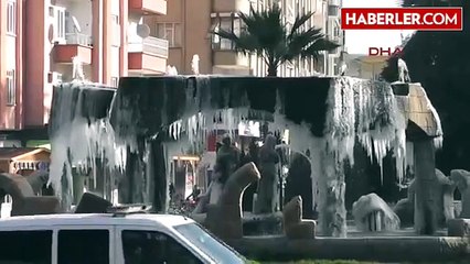 Nizip'te Soğuk Hava Süs Havuzlarını Dondurdu