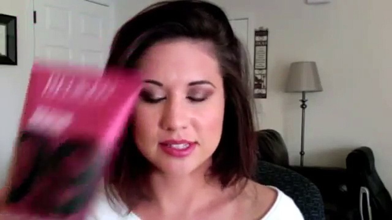 Short Hair Styles   Full and Wavy Curls