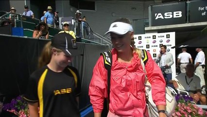 WTA Auckland: Wozniacki bt Strycova (4-6 6-3 6-4)