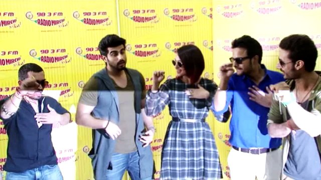 Sonakshi Sinha Spotted On The Sets Of Tevar With Co star Arjun Kapoor | Just Hungama |