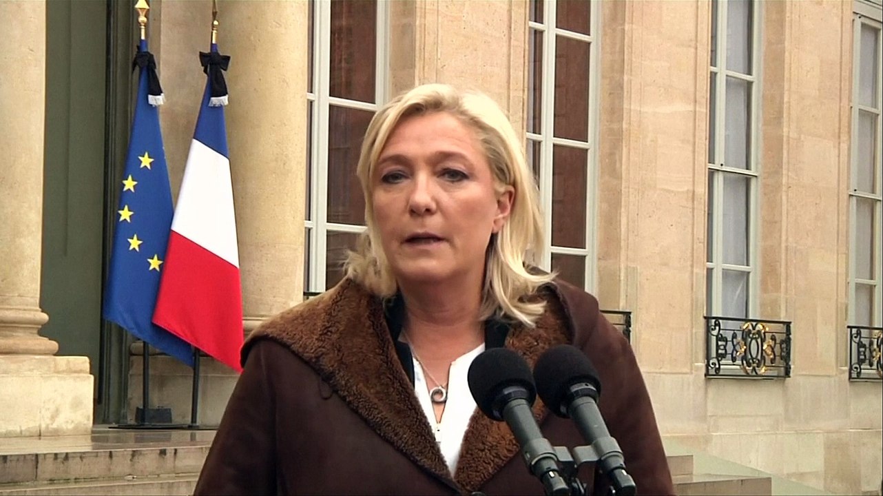 Marine Le Pen demande à François Hollande de "suspendre l'espace Schengen"