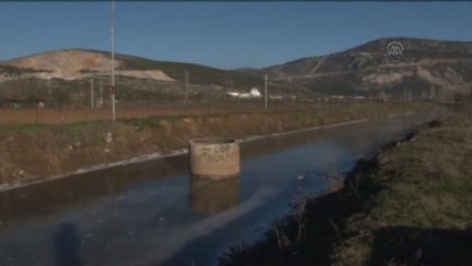 Tarlalarda Sularının Ulaştığı Alanlar ve Dereler Buz Tuttu