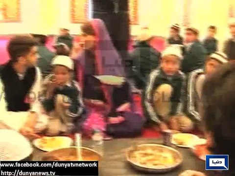 Dunya News - Imran Khan and Reham Khan visited Al Nadwa library for their walima ceremony