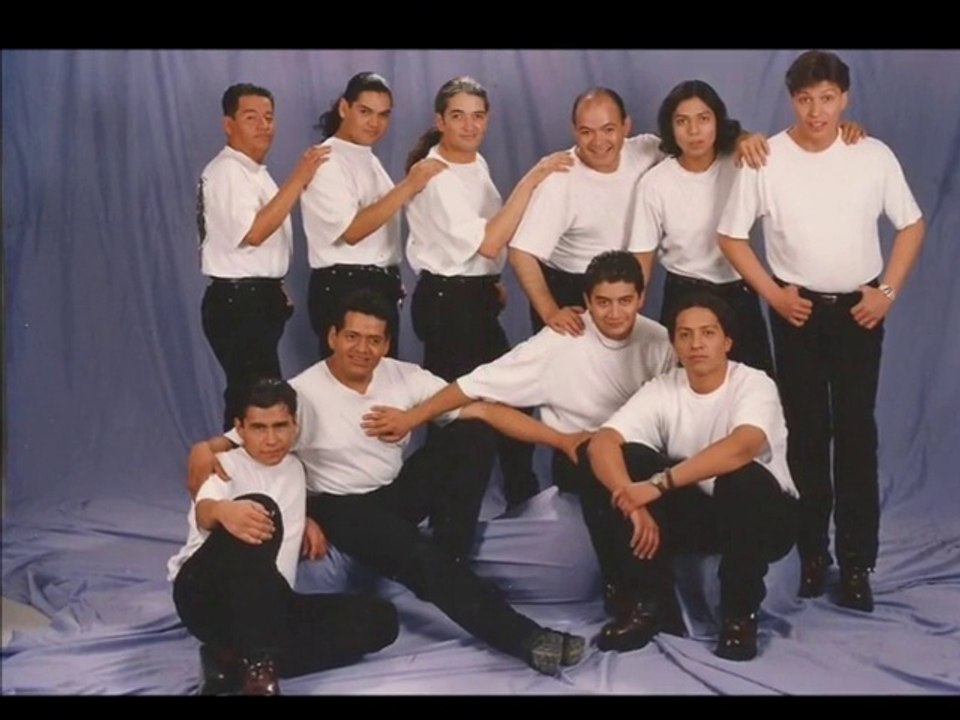 LA CUMBIA DE ROCIO GRUPO LOCOMOCION