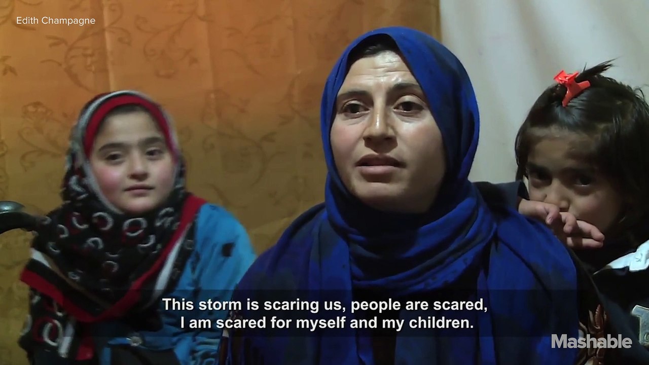 Refugees in Middle East battle heavy snow