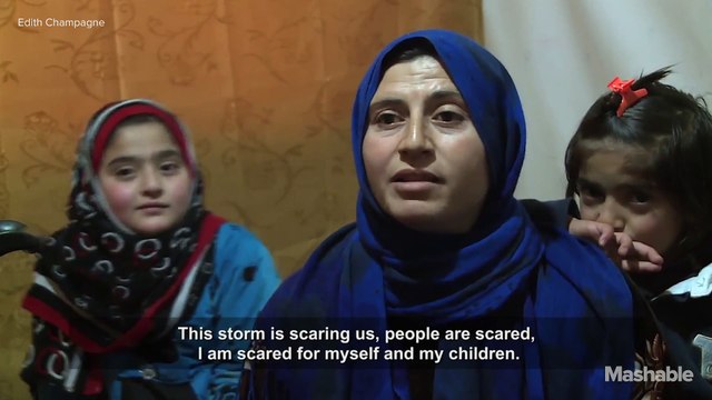 Refugees in Middle East battle heavy snow