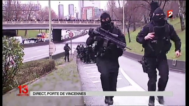 Police in Paris have told the BBC that two people have been killed after hostages were taken at a kosher supermarket in Paris.