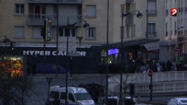 Charlie Hebdo : les deux assauts simultanés en images