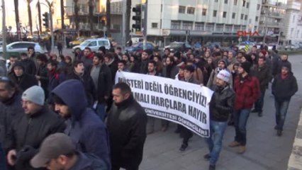 İzmir Üniversitelilerin Katlamalı Harç Protestosu