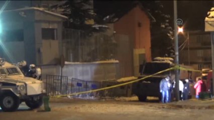 Polis Karakoluna El Yapımı Patlayıcı Atıldı