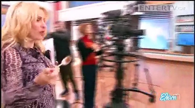 Ελένη Μενεγάκη Χειροκροτήστε το κορίτσι μας με τα νέα του Παίδαρος το μωρό