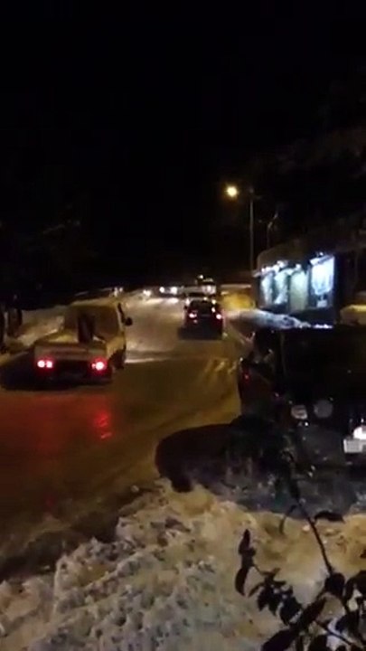 Trabzon'da yollar buz pistine döndü