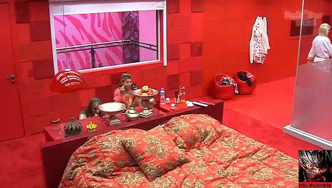BBB14 - Clara toma refri pra Arrotar #AquecimentoBBB