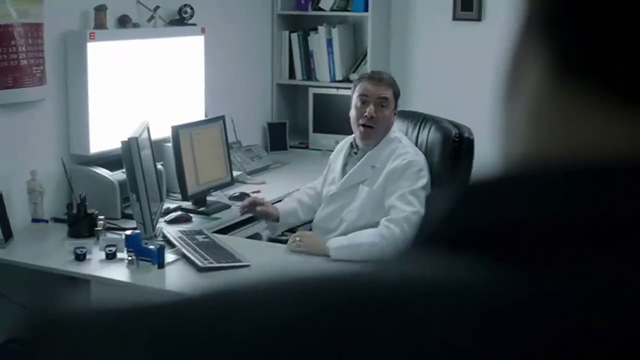 Сега ли да ти отворя черепа или искаш да си зап...
