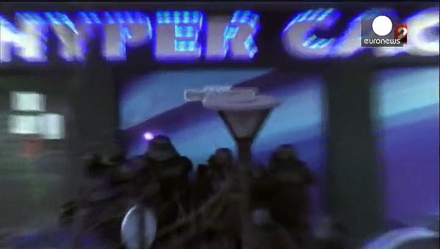 Париж: 17 заложников освобождены